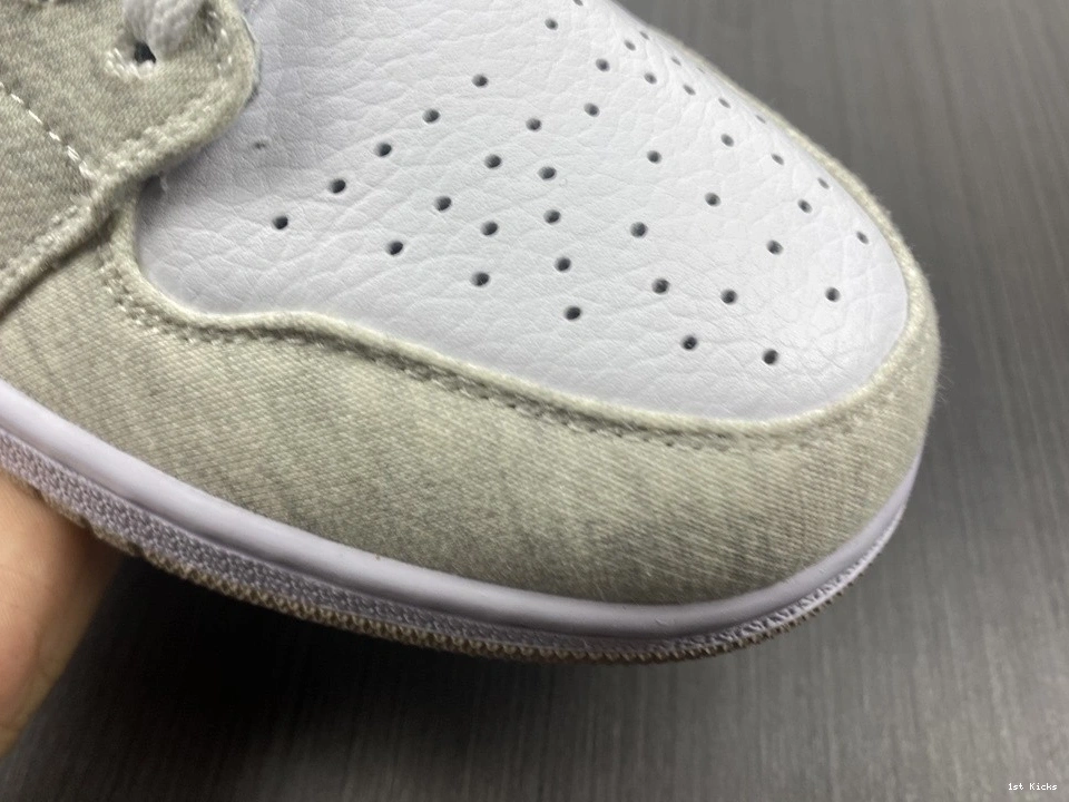 Light Iron - Ore Mid 1 Jordan (W) DN4045-001 SE 0118